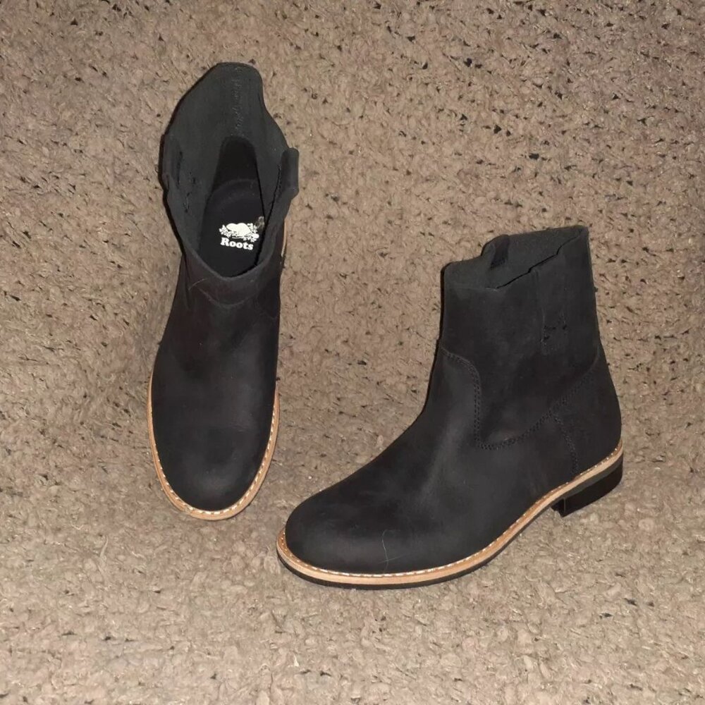 ROOTS-Canada-Black Nubuck Leather-THE SHORTY BOOT- Size 7-NEW/NO BOX